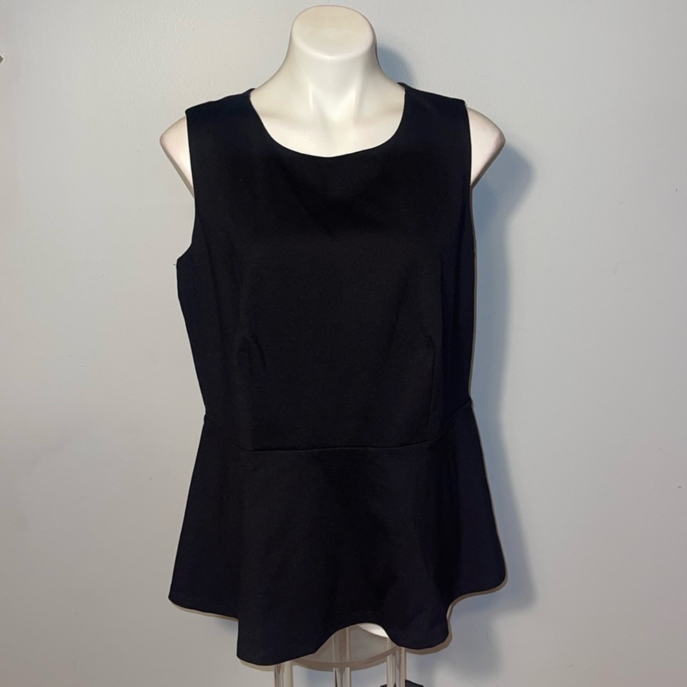INC International Concepts ladies NWT black sleeveless flare fop. Size 0X